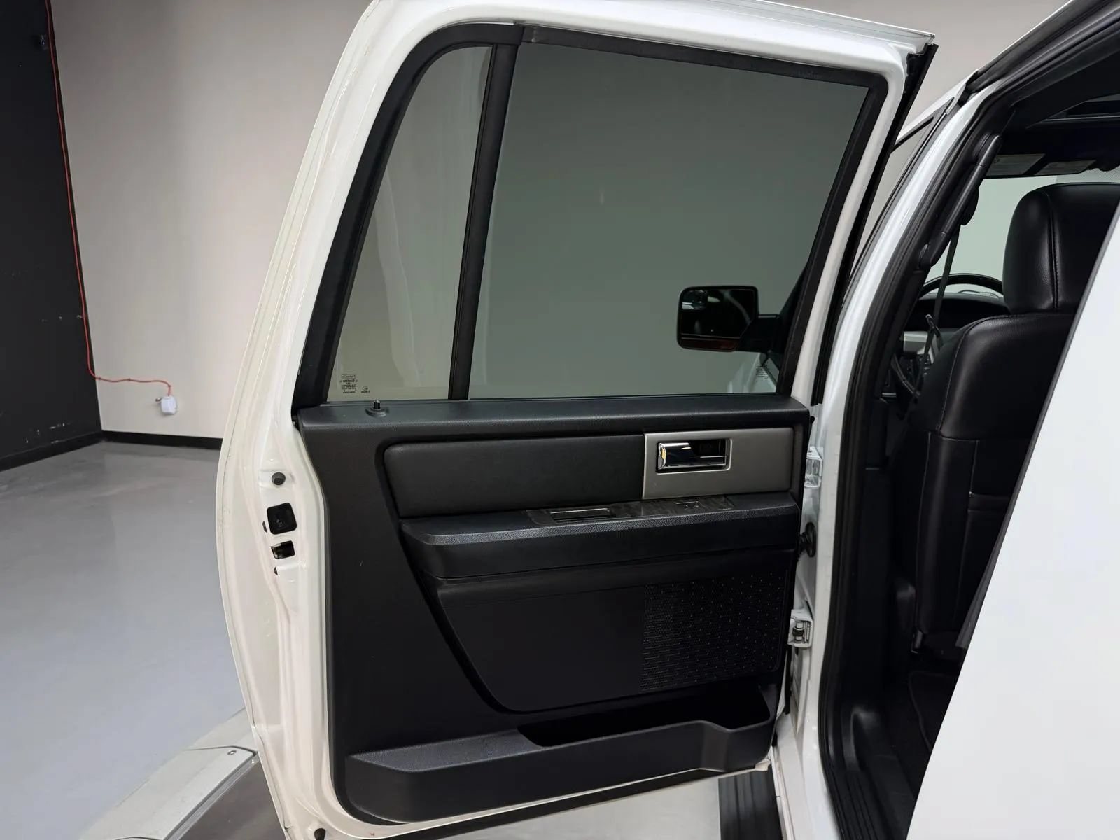Used 2017 Ford Expedition EL Limited RWD image 20