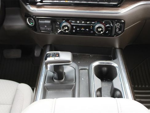 Used 2024 Chevrolet Silverado 1500 LT image 21