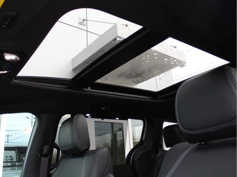 New 2026 Chrysler Pacifica Select image 12