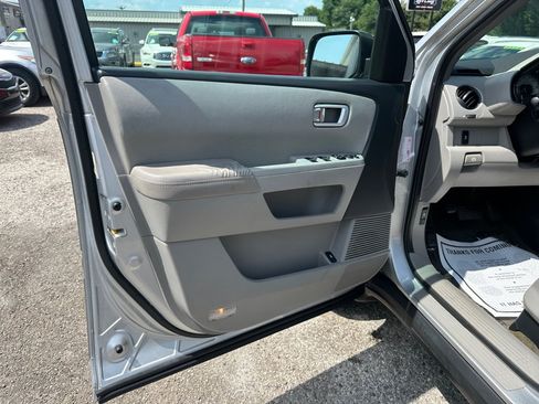 Used 2015 Honda Pilot LX image 11