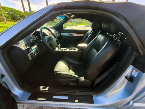 Used 2004 Ford Thunderbird image 33