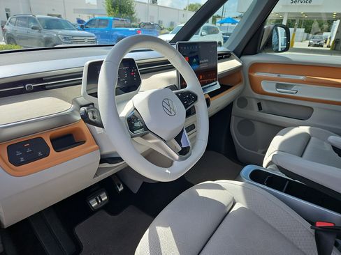 Used 2025 Volkswagen ID. Buzz 1st Edition image 13