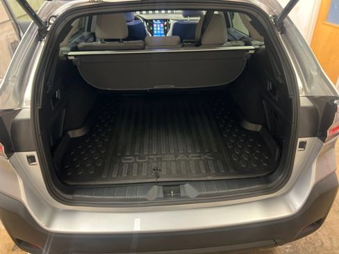 Used 2025 Subaru Outback Premium AWD/4WD image 24