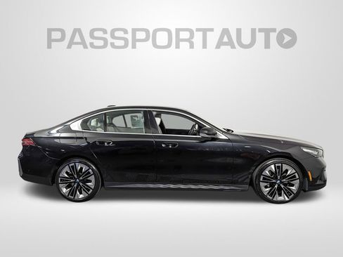 Used 2025 BMW 530i xDrive image 7