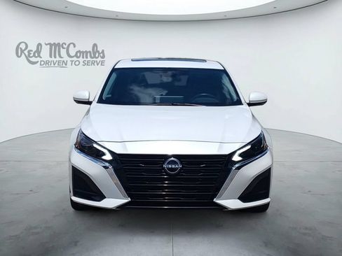 Used 2024 Nissan Altima 2.5 SL FWD image 8