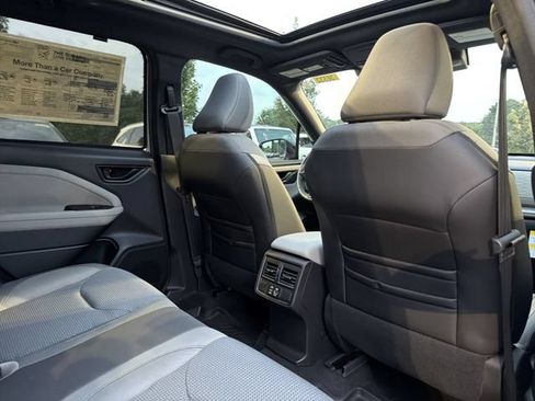 Certified 2026 Subaru Forester Premium AWD/4WD image 17