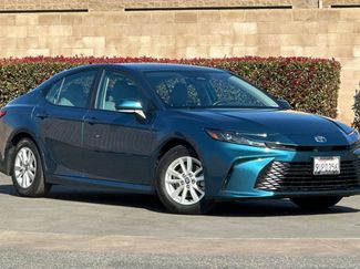 Used 2025 Toyota Camry LE video 2