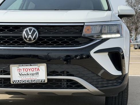 Used 2024 Volkswagen Taos SE image 9