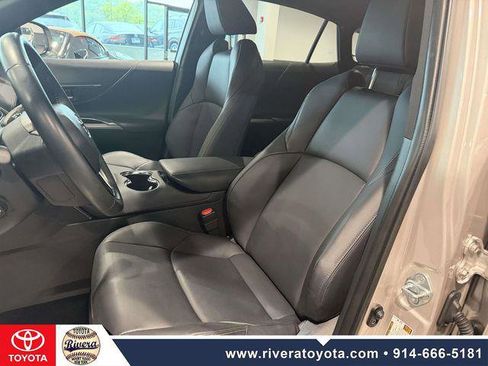 Certified 2024 Toyota Venza XLE AWD/4WD image 14