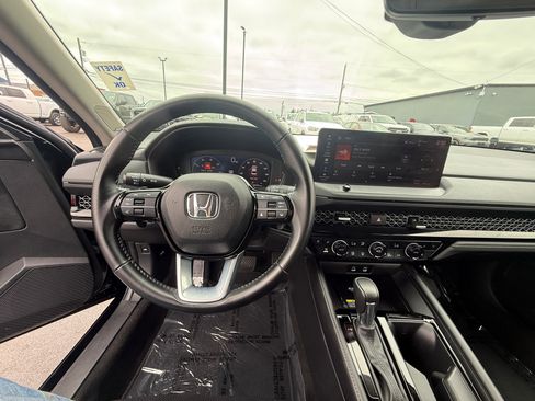 Used 2024 Honda Accord Touring image 10