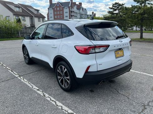 Used 2022 Ford Escape SE w/ SE Sport Appearance Package AWD/4WD image 7