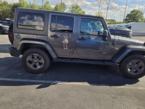 Used 2017 Jeep Wrangler Unlimited Sport AWD/4WD image 6