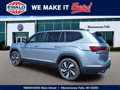 New 2026 Volkswagen Atlas SE w/ Panoramic Sunroof Package