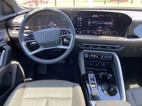 Used 2025 Audi Q5 Premium w/ Convenience Package AWD/4WD image 14