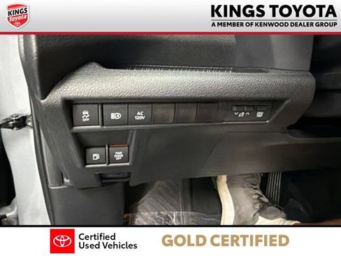 Used 2025 Toyota Sienna XLE Woodland Edition AWD/4WD image 29