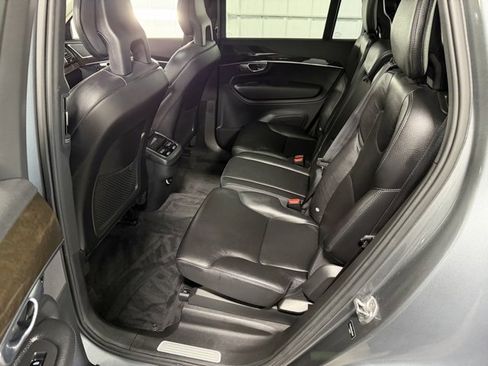 Used 2018 Volvo XC90 T6 Momentum w/ Convenience Package image 11