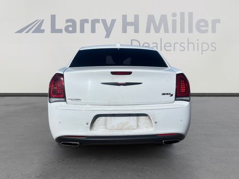 Used 2022 Chrysler 300 S image 4