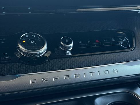 New 2026 Ford Expedition Platinum w/ Stealth Appearance Package AWD/4WD image 23