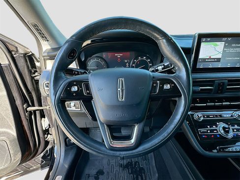 Used 2021 Lincoln Corsair AWD image 11