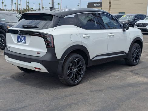 New 2026 Nissan Kicks SR FWD image 2