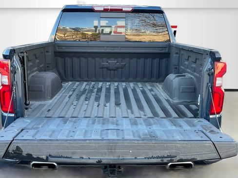 Used 2022 Chevrolet Silverado 1500 LT Trail Boss w/ LT Trail Boss Premium Package AWD/4WD image 28
