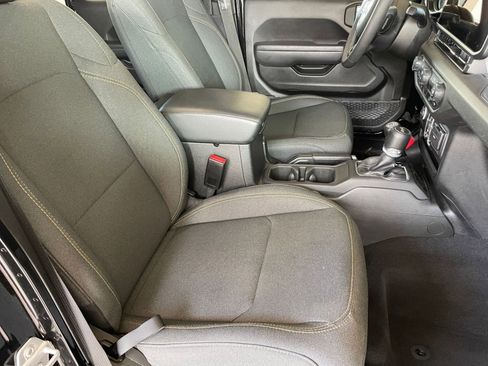 Used 2025 Jeep Wrangler Sport S image 35