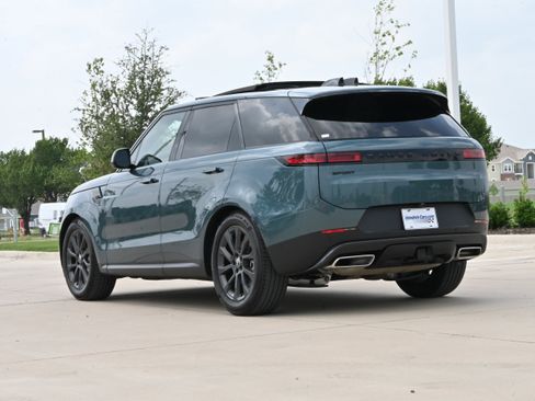 Used 2025 Land Rover Range Rover Sport SE AWD/4WD image 7