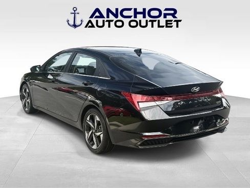 Used 2023 Hyundai Elantra Limited w/ Cargo Package image 7