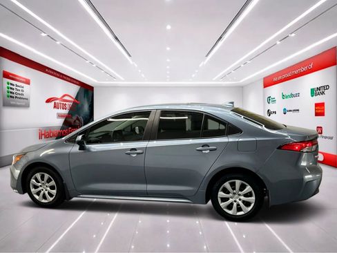 Used 2025 Toyota Corolla LE FWD image 5
