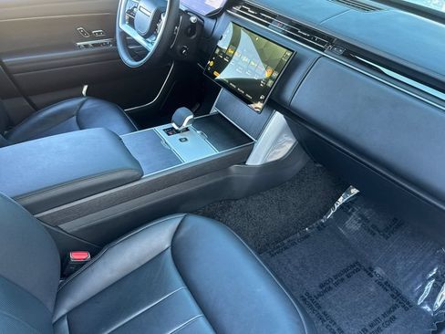 Used 2025 Land Rover Range Rover SE AWD/4WD image 15