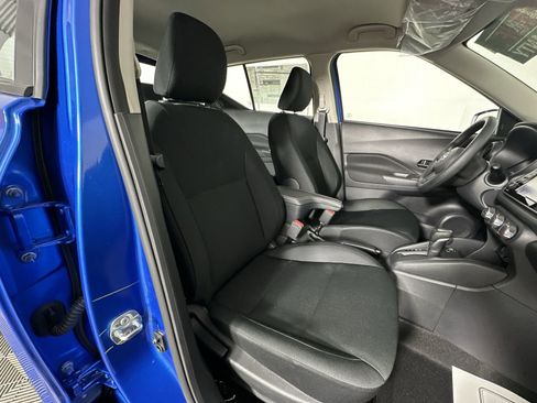 New 2025 Nissan Kicks Play S image 32