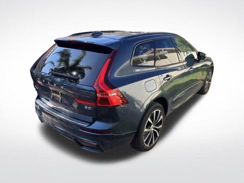 Used 2023 Volvo XC60 B5 Plus w/ Climate Package AWD/4WD image 4