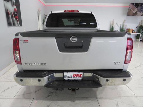 Used 2013 Nissan Frontier SV w/ SV Value Truck Pkg RWD image 5