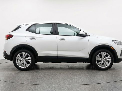 Used 2025 Buick Encore GX Preferred FWD image 11