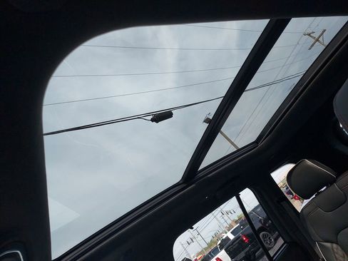 New 2026 Jeep Grand Cherokee Summit w/ Obsidian Package image 28