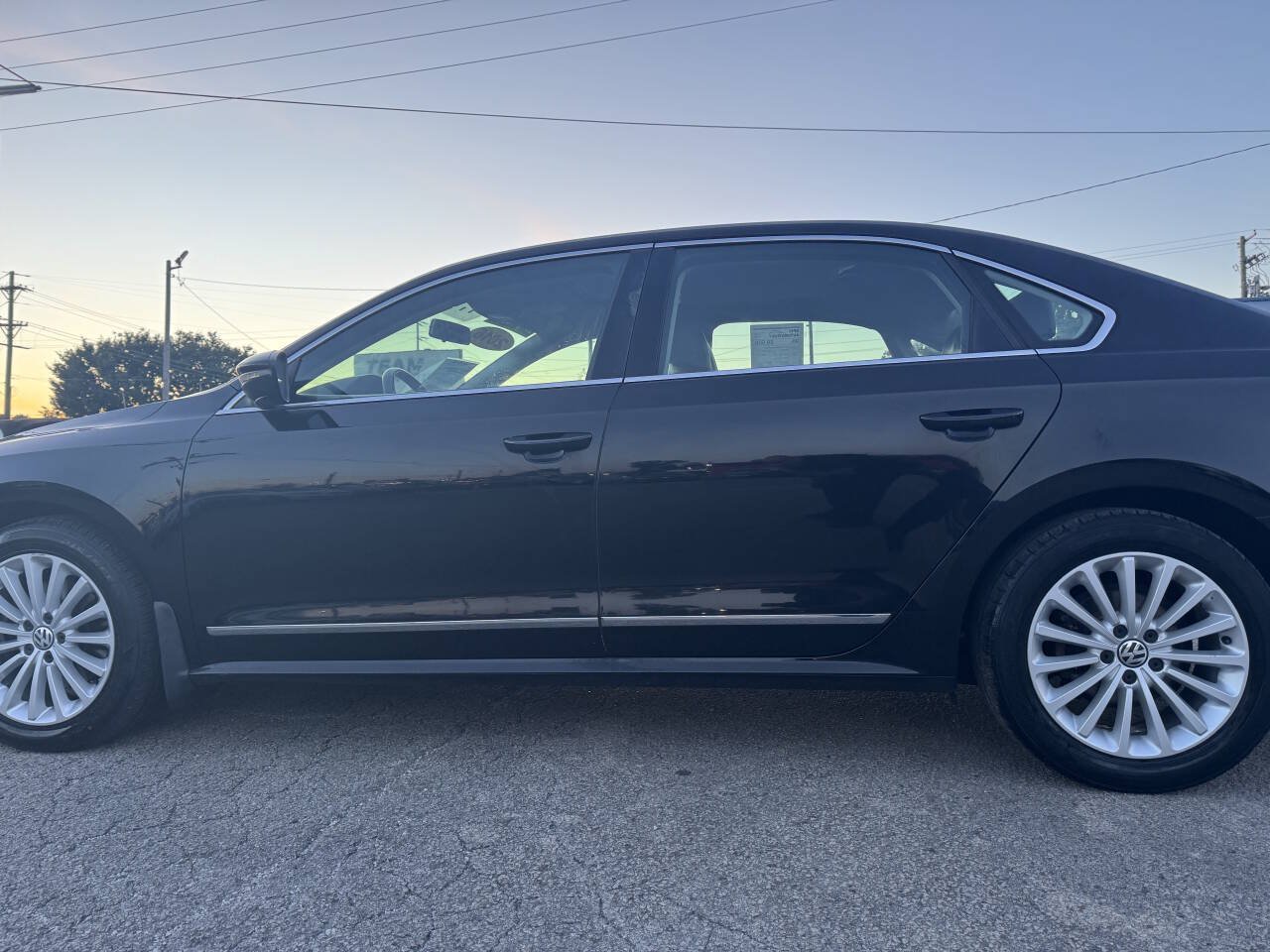 Used 2016 Volkswagen Passat 1.8T SE FWD image 9