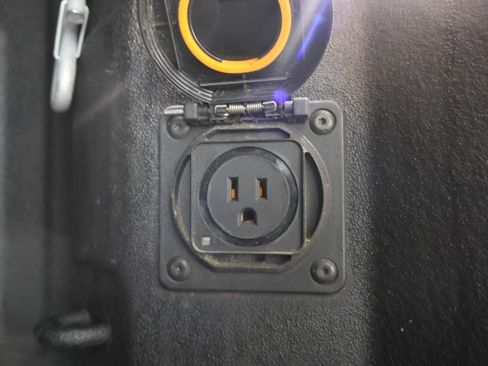 Used 2021 GMC Sierra 1500 Denali w/ Driver Alert Package II AWD/4WD image 32