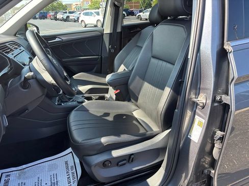 Used 2024 Volkswagen Tiguan SE AWD/4WD image 18