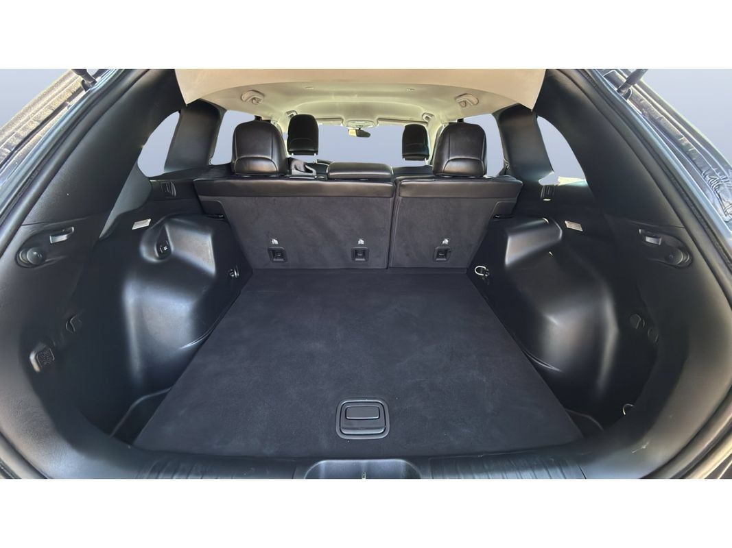 Used 2020 Jeep Cherokee Latitude Plus FWD image 11