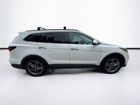 Used 2018 Hyundai Santa Fe AWD image 5
