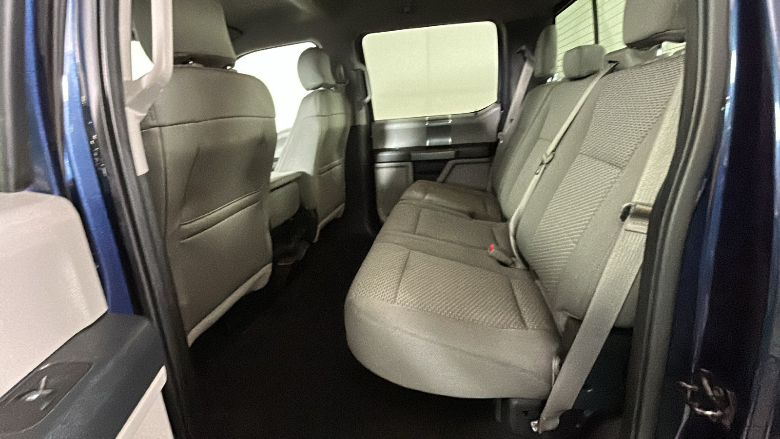 Used 2015 Ford F150 XLT w/ Equipment Group 302A Luxury AWD/4WD image 31