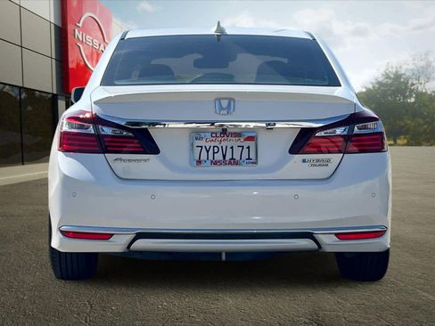 Used 2017 Honda Accord Touring image 8