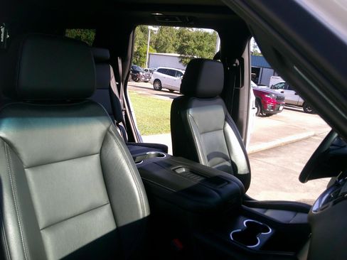Used 2021 Chevrolet Tahoe LT w/ LT Signature Package RWD image 20