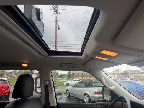 Used 2018 Nissan Armada SL w/ Premium Package image 18