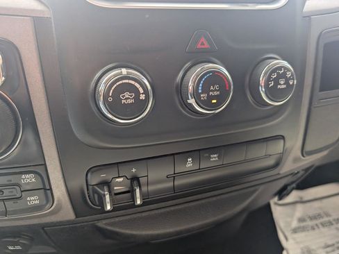 Used 2017 RAM 1500 Express AWD/4WD image 25