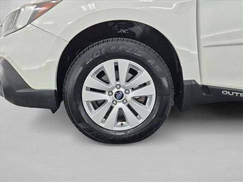 Used 2019 Subaru Outback 2.5i Premium AWD/4WD image 26