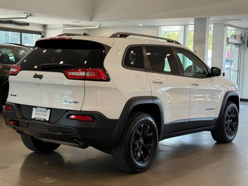 Used 2018 Jeep Cherokee Trailhawk w/ Comfort/Convenience Group AWD/4WD image 6
