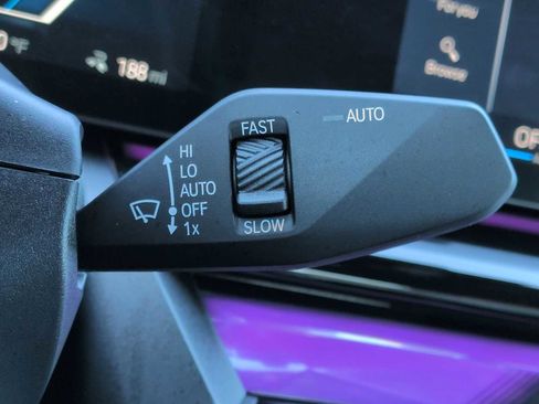 Used 2025 BMW i5 xDrive40 w/ Premium Package AWD/4WD image 28