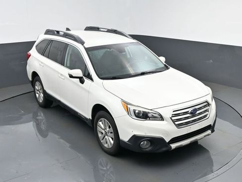 Used 2017 Subaru Outback 2.5i Premium image 22
