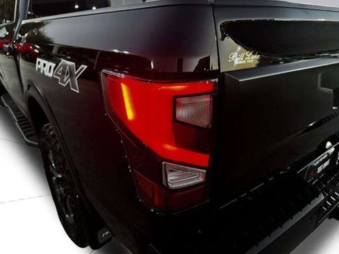 Used 2021 Nissan Titan PRO-4X w/ Pro-4x Convenience Package AWD/4WD image 15